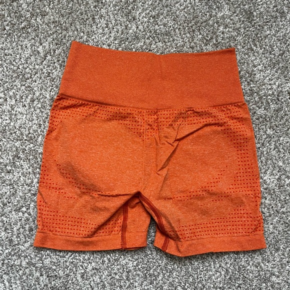 Gymshark Vital Soft Shorts - Picture 2 of 2